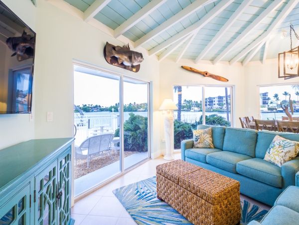 Charming Marathon Vacation Home 4-Bedroom near the Ocean with Pool