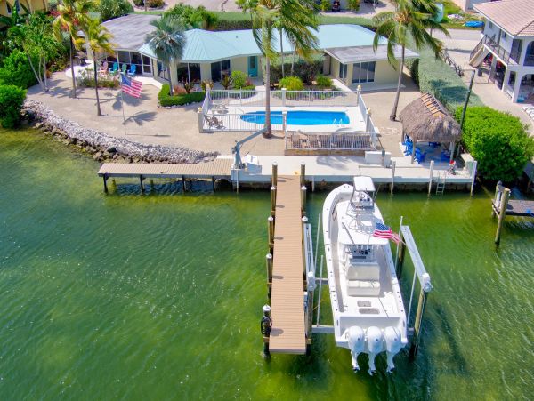 Charming Marathon Vacation Home 4-Bedroom near the Ocean with Pool
