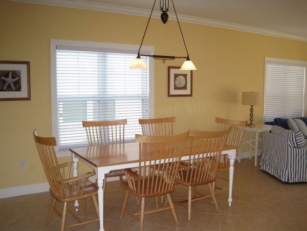 Marathon 3 Bedroom Townhome Sleeps 6 with Communal Pool