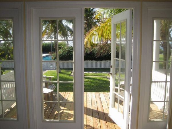 Marathon 3 Bedroom Townhome Sleeps 6 with Communal Pool