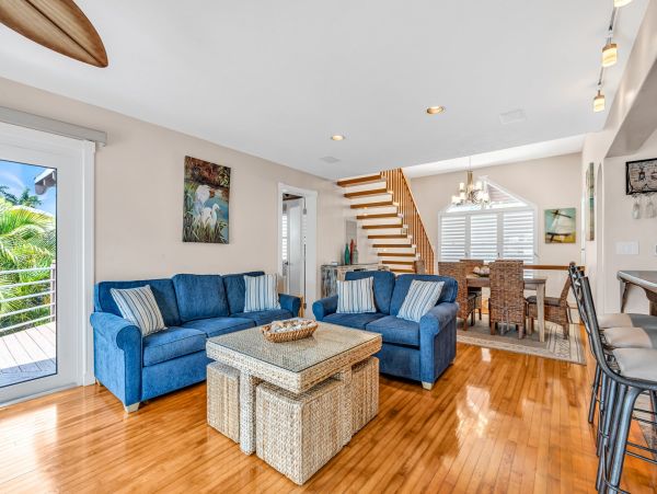 Marathon Vacation Gulf Side l Home Two Bedrooms + Loft
