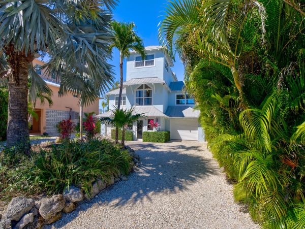 Marathon Vacation Gulf Side l Home Two Bedrooms + Loft