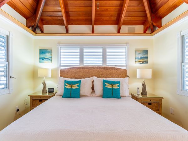 Marathon Vacation Gulf Side l Home Two Bedrooms + Loft