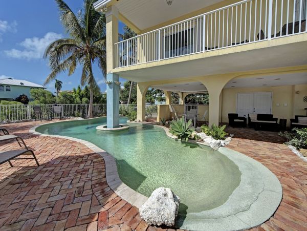 Marathon Vacation Rental Sleeps Eight Guests