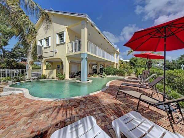 Marathon Vacation Rental Sleeps Eight Guests
