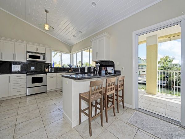 Marathon Vacation Rental Sleeps Eight Guests