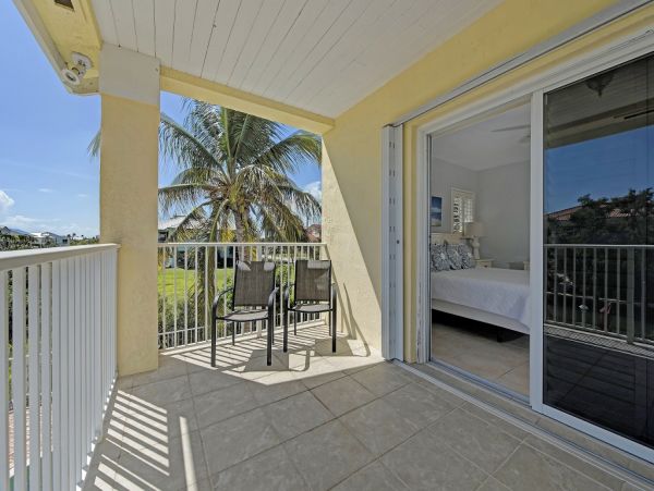 Marathon Vacation Rental Sleeps Eight Guests