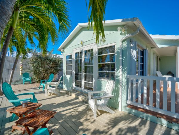 Marathon Vacation Home Water Views Sleeps Four Guests