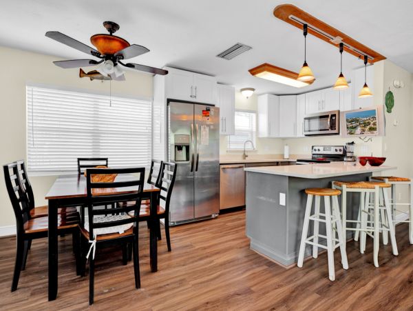 Marathon Vacation Home Water Views Sleeps Four Guests