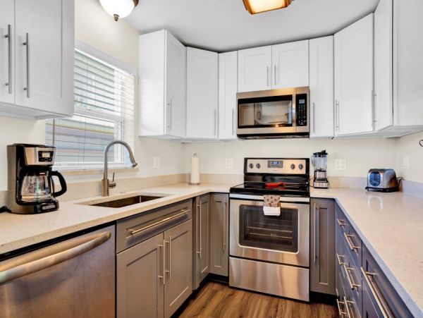 Marathon Vacation Home Water Views Sleeps Four Guests