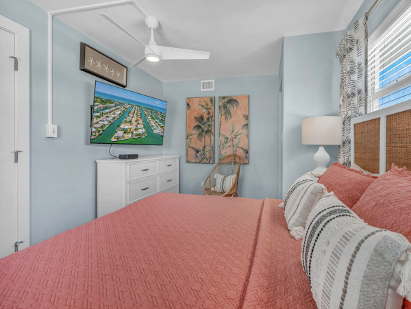 Key Colony Beach Vacation Home Sleeps Fourteen Guests
