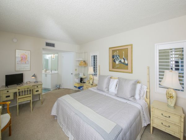 Longboat Key Beachfront Corner Unit Vacation Condo