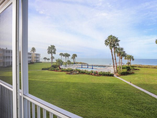 Longboat Key Beachfront Corner Unit Vacation Condo