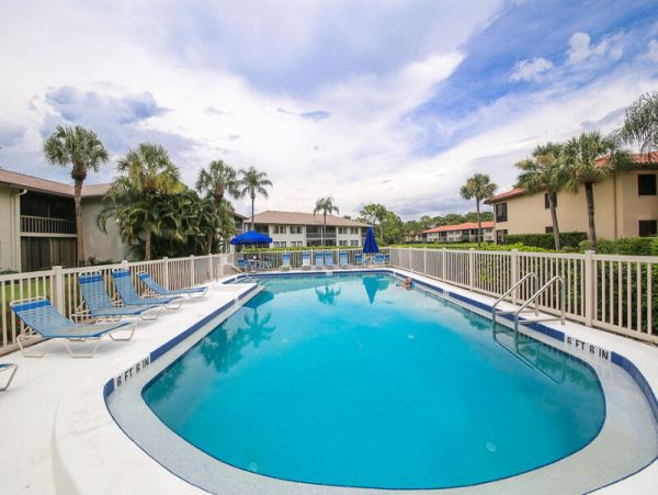 Lake View Two Bedroom Vacation Condo in Sarasota