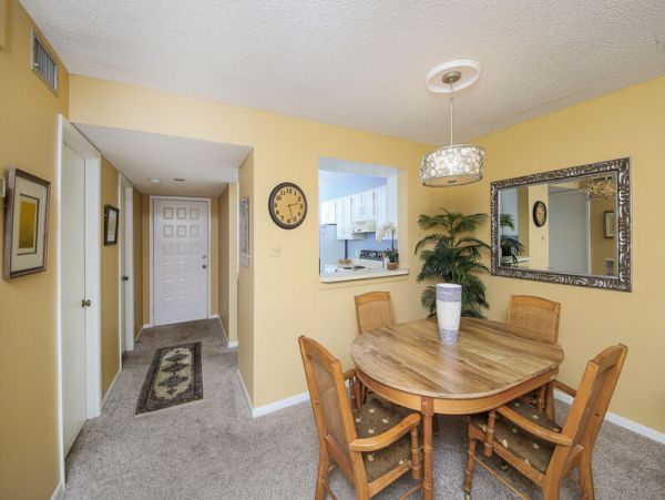 Lake View Two Bedroom Vacation Condo in Sarasota