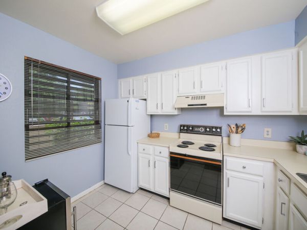 Lake View Two Bedroom Vacation Condo in Sarasota