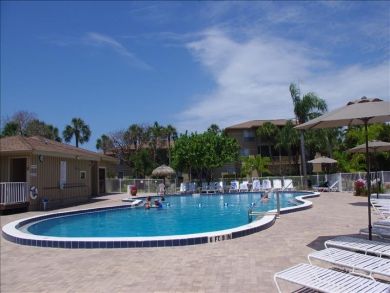 Sanibel Vacation Condo, Walk to Sandy Beach