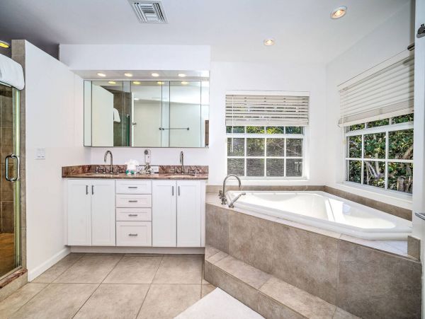 Tastefully Decorated Vacation Rental in Sanibel