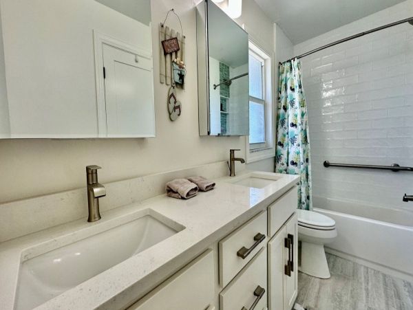 Walk to Beach Four Bedroom Sanibel Vacation Home