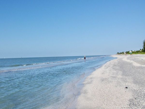 Lovely Sanibel Island Vacation Home Pool Beach Access