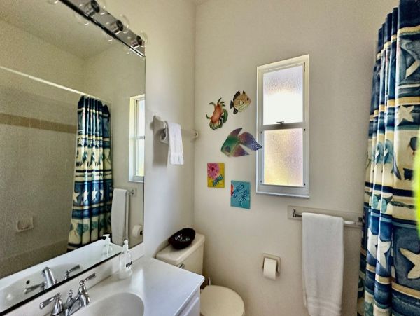 Charming Retreat Just Minutes from the Beach & Sanibel Attractions