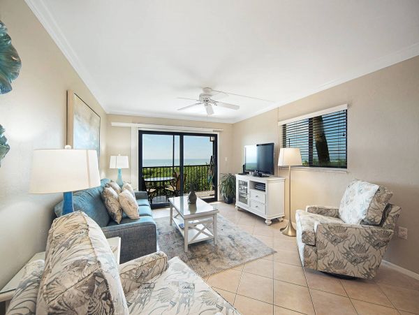 Direct Gulf Front luxury vacation Condo