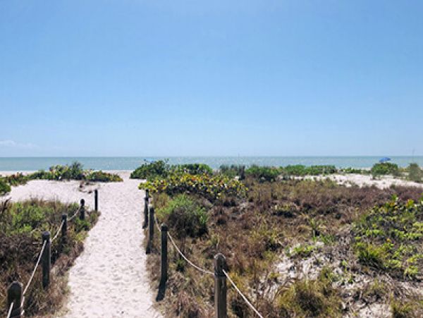 Direct Gulf Front luxury vacation Condo