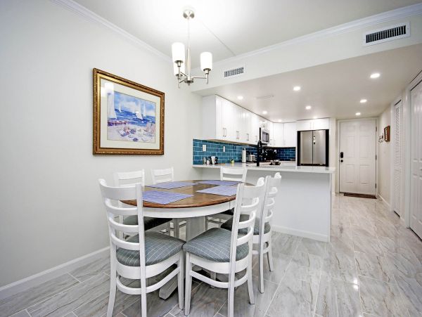 Luxurious Beachfront Condo on Sanibel Island