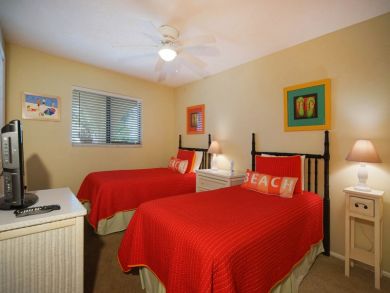 Beachfront Condo on Sanibel - Your Perfect Getaway