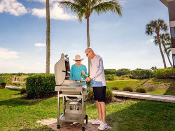 Gulfside condo, faces gulf with partial view