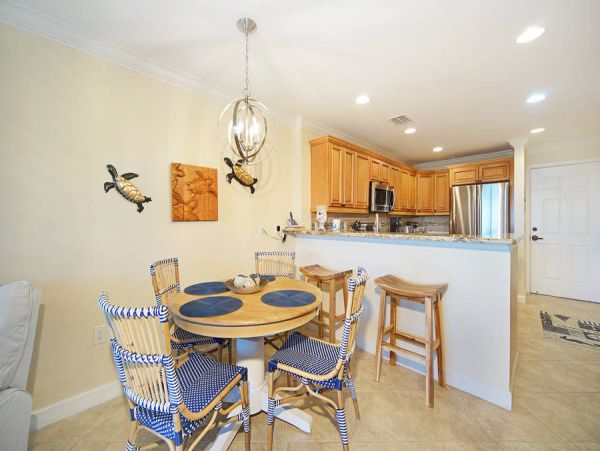 Gulfside condo, faces gulf with partial view