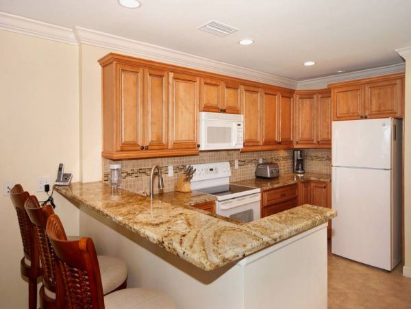 Gulfside condo, faces gulf with partial view
