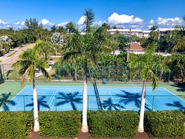Gulfside condo, faces gulf with partial view