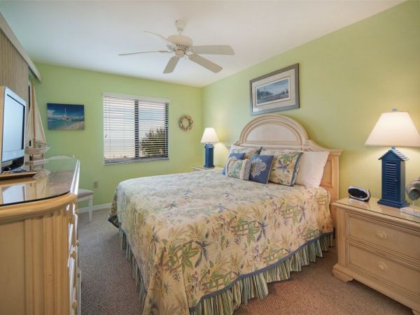 Sanibel Vacation Beach Condo 2 Bedrooms Sleeps Six Guests