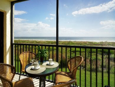 Beachfront 2 Bedroom Condo Sleeps 6 Guests on Sanibel Island Beachfront 2 Bedroom Condo Sleeps 6 Guests on Sanibel Island