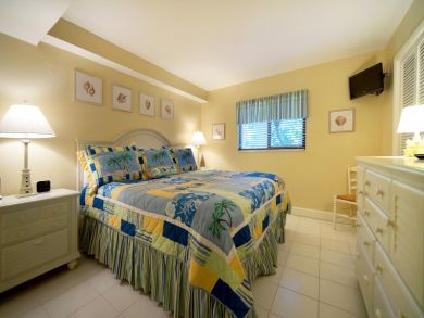 Beautiful Ground Floor Condo with Ocean Views & Pool