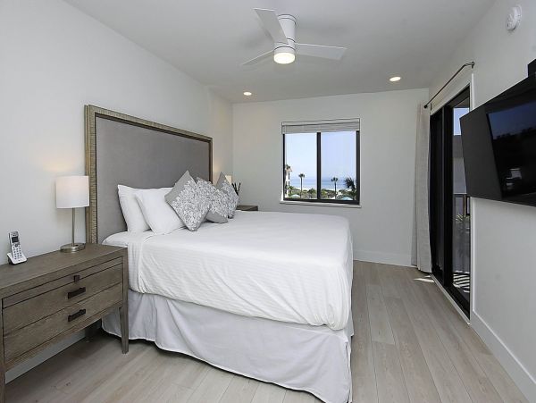 Luxury Beachfront Condo on Sanibel Island - Book Your Escape
