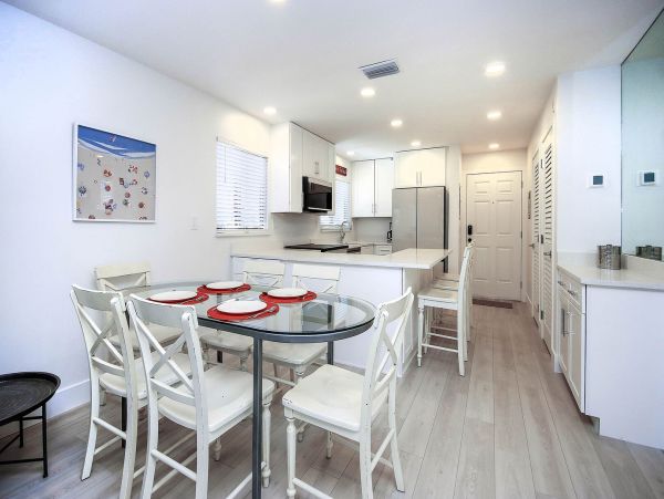 Luxury Beachfront Condo on Sanibel Island - Book Your Escape