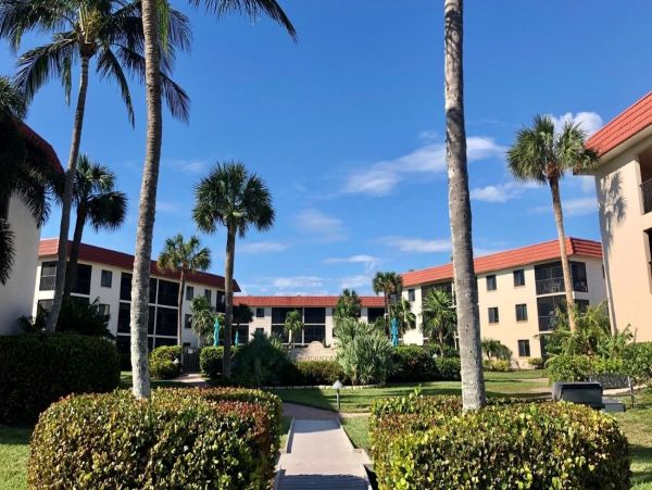 Luxury Beachfront Condo on Sanibel Island - Book Your Escape