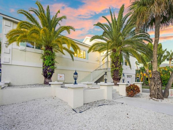 Luxury Four Bedroom Anna Maria Vacation Home Sleeps 8 Guests