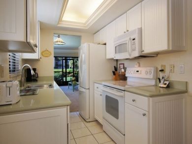Sanibel Island On Beach Vacation Condo with Community Pool