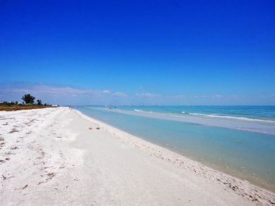 Sanibel Island On Beach Vacation Condo with Community Pool