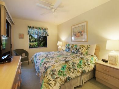 Sanibel Island On Beach Vacation Condo with Community Pool