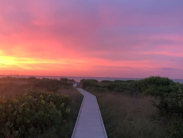 Sanibel Beachfront Two Bedroom Vacation Condo Sleeps Six Guests