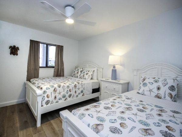 Sanibel Beachfront Two Bedroom Vacation Condo Sleeps Six Guests