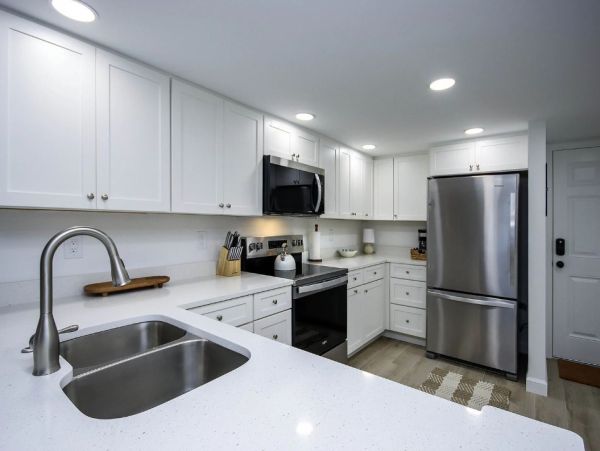 Sanibel Beachfront Two Bedroom Vacation Condo Sleeps Six Guests