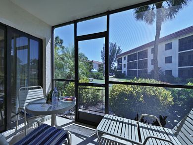 Two Bedroom Beachfront Vacation Condo in Sanibel Two Bedroom Beachfront Vacation Condo in Sanibel