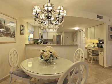 Two Bedroom Beachfront Vacation Condo in Sanibel Two Bedroom Beachfront Vacation Condo in Sanibel