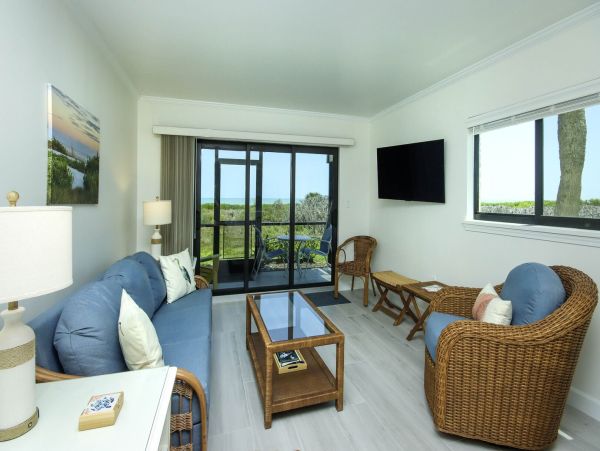 Beachfront Luxury on Sanibel Island - Relax and Unwind