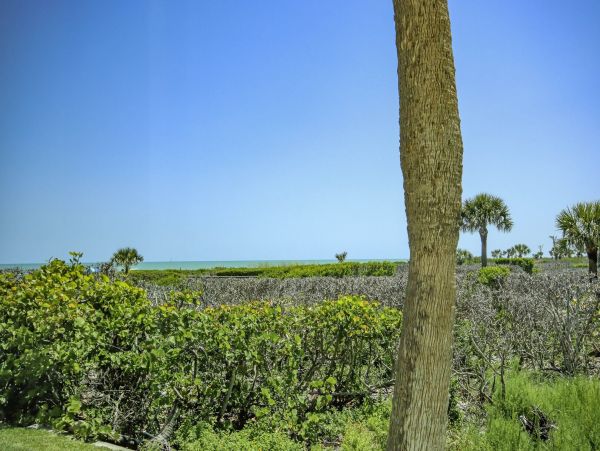Beachfront Luxury on Sanibel Island - Relax and Unwind